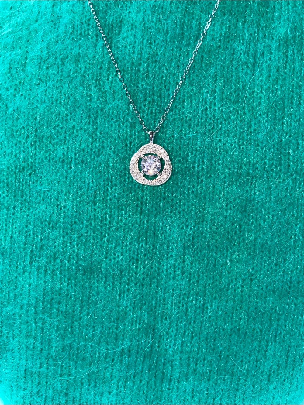 NIB .925 Silver Halo Pendant Necklace.  18”.